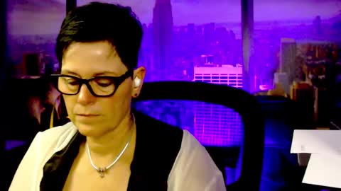 Snapshot of mollysun chatting on 22, 12, 2025 MollySun Nina Randmann online show from 22, 12, 2025