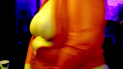 Snapshot of mollysun chatting on 6, 1, 2026 MollySun Nina Randmann online show from 6, 1, 2026