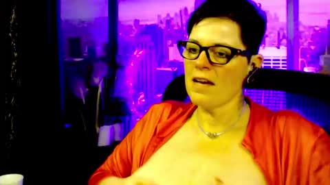 Snapshot of mollysun chatting on 8, 1, 2026 MollySun Nina Randmann online show from 8, 1, 2026