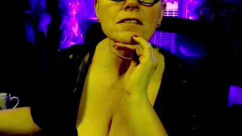 Snapshot of mollysun chatting on 9, 2, 2026 MollySun Nina Randmann online show from 9, 2, 2026