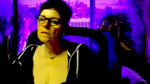 Snapshot of mollysun chatting on 13, 5, 2026 MollySun Nina Randmann online show from 13, 5, 2026