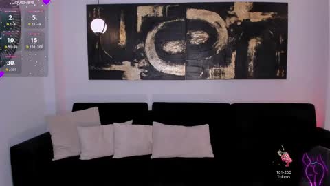 Molly Sunders online show from 6, 3, 2025