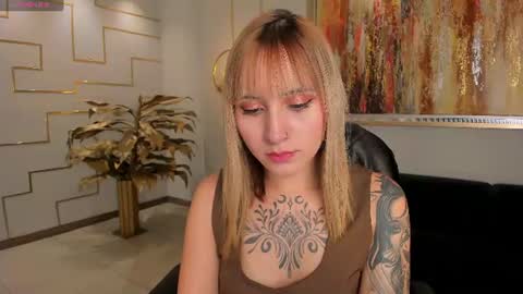 Snapshot of mollysunders_ chatting on 13, 6, 2026 Molly Sunders online show from 13, 6, 2026