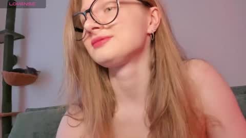 mollytucker online show from 10, 7, 2026