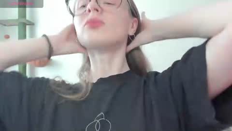 mollytucker online show from 17, 7, 2026