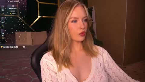 Snapshot of mollyymayy chatting on 9, 5, 2026 mollyymayy online show from 9, 5, 2026