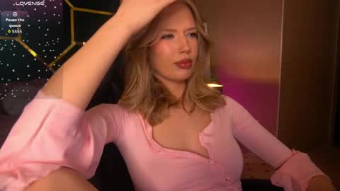 Snapshot of mollyymayy chatting on 10, 5, 2026 mollyymayy online show from 10, 5, 2026
