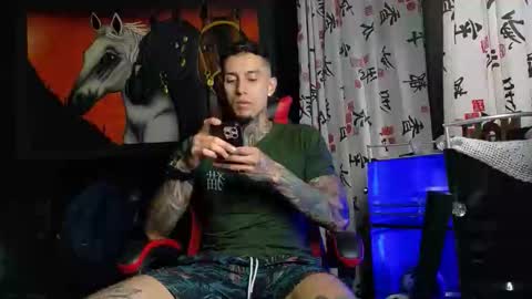 Snapshot of molotov_explosive chatting on 12, 1, 2026 Molotov online show from 12, 1, 2026