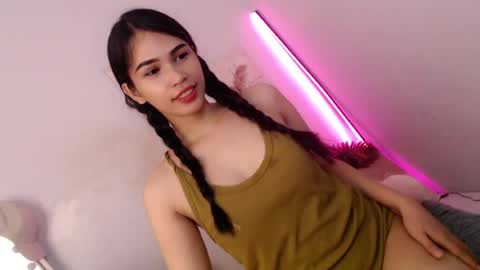 MOMIKHEM online show from 22, 7, 2026