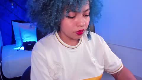 Momo  online show from 21, 6, 2026
