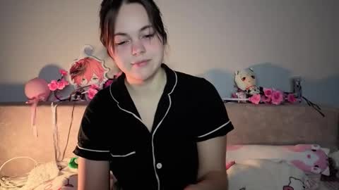 Snapshot of momomochi_ chatting on 1, 3, 2026 Momo online show from 1, 3, 2026