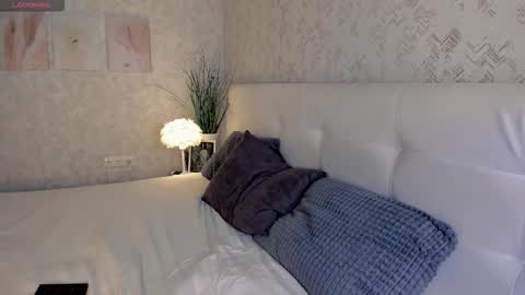 Snapshot of mon1ca_jones chatting on 18, 11, 2025 mon1ca_jones online show from 18, 11, 2025