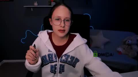 Mona  online show from 7, 3, 2025