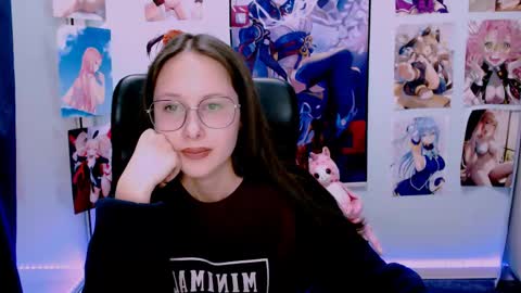 Mona  online show from 9, 3, 2025