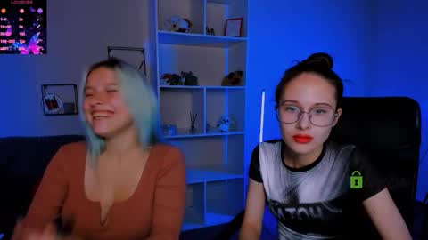 Mona  online show from 13, 10, 2025