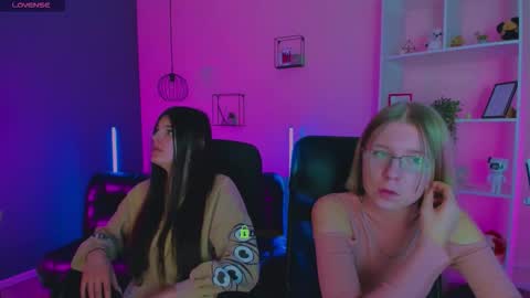 Mona  online show from 5, 2, 2026