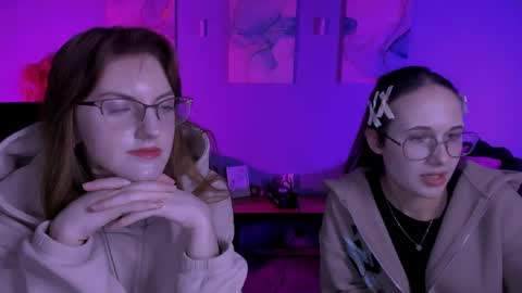 Mona  online show from 5, 4, 2026