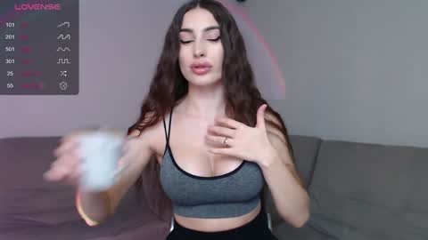 Hey Guys im Mona. PVT is Open Please Make me CUM online show from 27, 12, 2024