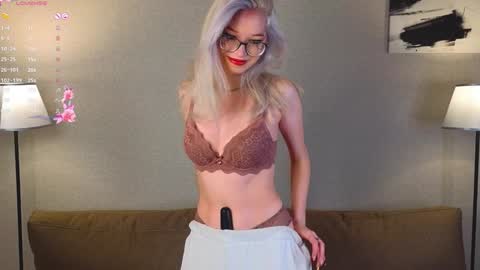 Mona online show from 20, 1, 2025