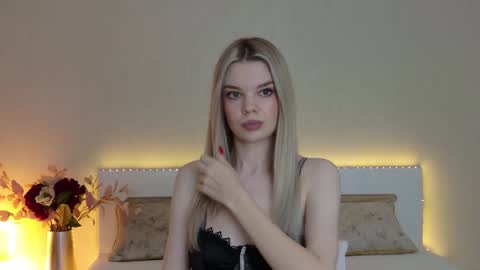 Monaxxx  online show from 3, 1, 2025