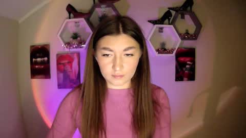 sweet girl and shine body online show from 11, 9, 2025
