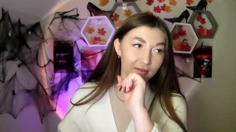 sweet girl and shine body online show from 10, 10, 2025