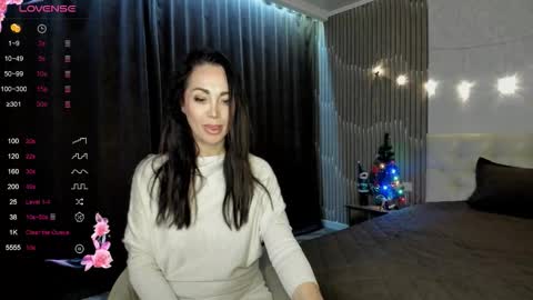 monica_weisss online show from 20, 12, 2025