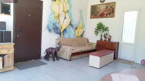 monica_weisss online show from 12, 6, 2026