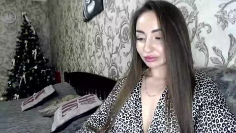 monika_2025 online show from 7, 1, 2025