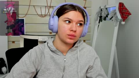 Snapshot of monika_youu chatting on 12, 1, 2025 Monika online show from 12, 1, 2025