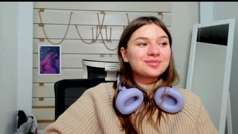 Snapshot of monika_youu chatting on 5, 2, 2025 Monika online show from 5, 2, 2025