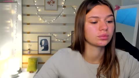 Snapshot of monika_youu chatting on 4, 10, 2025 Monika online show from 4, 10, 2025