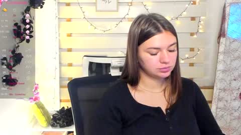 Snapshot of monika_youu chatting on 5, 11, 2025 Monika online show from 5, 11, 2025