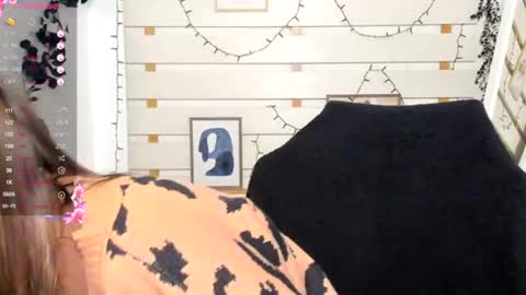 Snapshot of monika_youu chatting on 1, 12, 2025 Monika online show from 1, 12, 2025