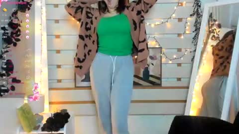 Snapshot of monika_youu chatting on 19, 12, 2025 Monika online show from 19, 12, 2025