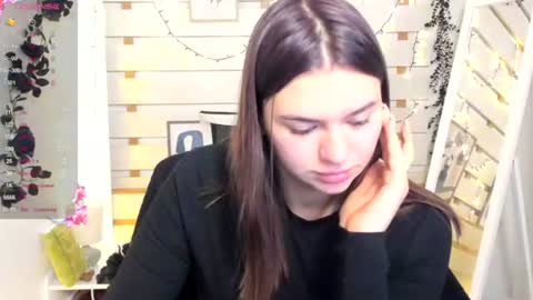 Snapshot of monika_youu chatting on 22, 12, 2025 Monika online show from 22, 12, 2025