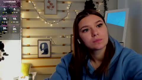 Snapshot of monika_youu chatting on 1, 2, 2026 Monika online show from 1, 2, 2026