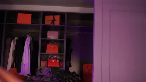 Snapshot of monique_celeste chatting on 15, 5, 2026 Moni online show from 15, 5, 2026
