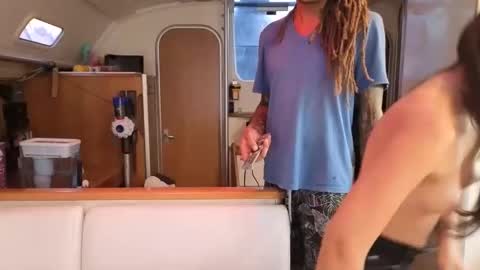 Snapshot of monkandmia chatting on 17, 11, 2025 Monk and Mia online show from 17, 11, 2025