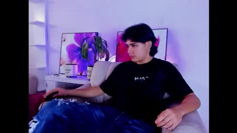 Snapshot of monky_0002 chatting on 3, 3, 2026 monky_0002 online show from 3, 3, 2026