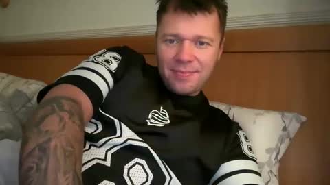 Snapshot of monster_d_ chatting on 3, 10, 2025 Monster D online show from 3, 10, 2025