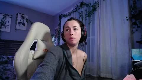 Lydia Mooney online show from 28, 12, 2024