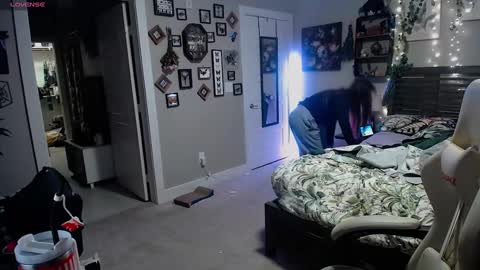 Lydia Mooney online show from 24, 1, 2025