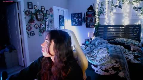 Lydia Mooney online show from 11, 2, 2025