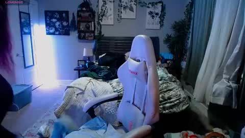 Lydia Mooney online show from 5, 3, 2025