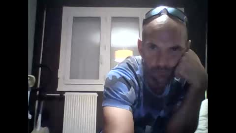 Snapshot of montmasse chatting on 27, 4, 2026 montmasse online show from 27, 4, 2026