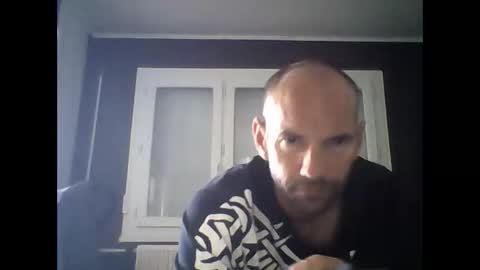 Snapshot of montmasse chatting on 29, 4, 2026 montmasse online show from 29, 4, 2026