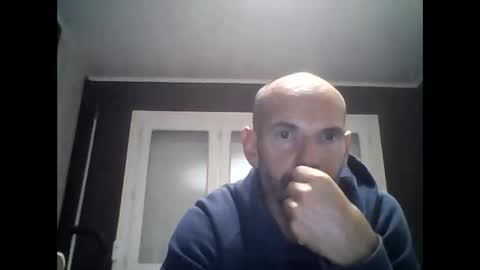 Snapshot of montmasse chatting on 4, 5, 2026 montmasse online show from 4, 5, 2026