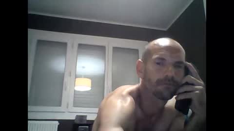 Snapshot of montmasse chatting on 28, 5, 2026 montmasse online show from 28, 5, 2026