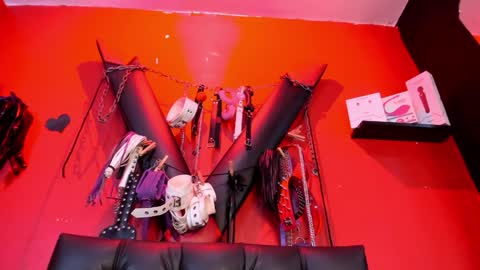 Monttserratt online show from 26, 2, 2025